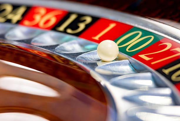 indohoki77 platform interface showing live-dealer tables and sportsbook