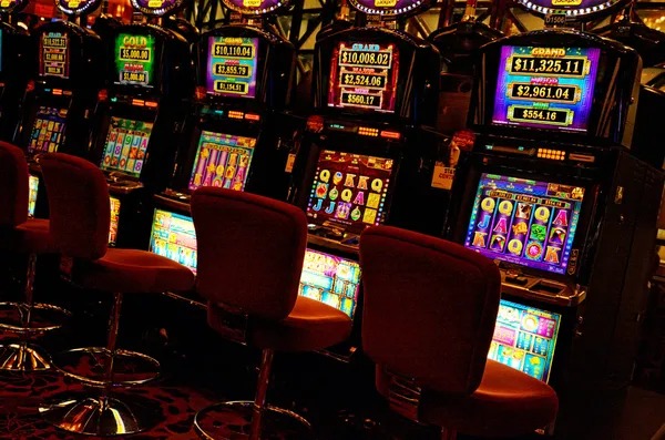 indohoki77 live-dealer table on mobile phone